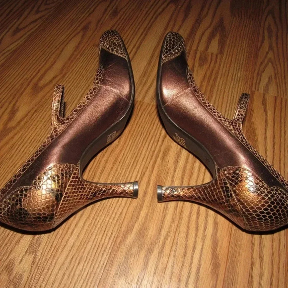 Franco Sarto Mary Jane Snakeskin Pumps Heels 8.5M - Picture 6 of 7
